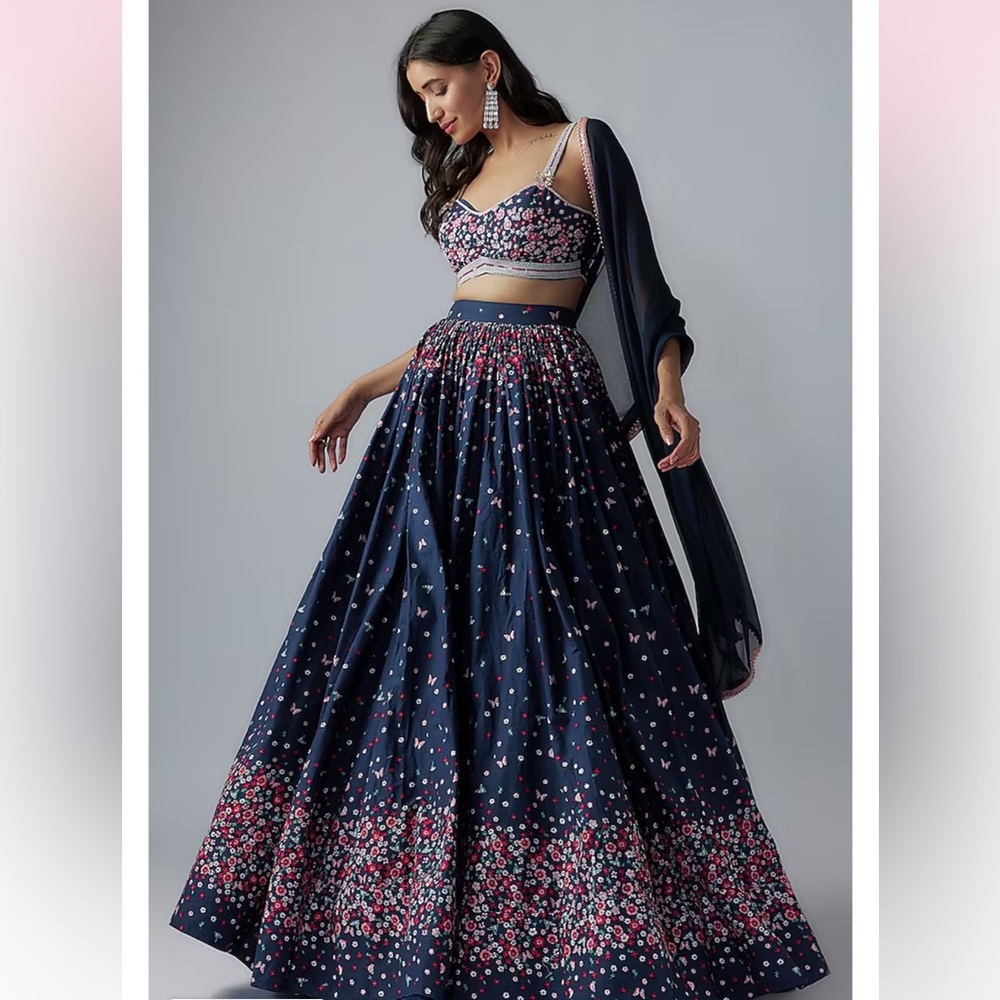 Pernia’s pop up Lehenga set